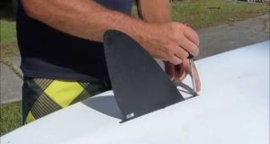 How-to-install-a-Paddle-Board-Fin