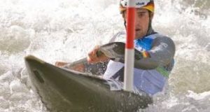 Lefevre-vs-Aigner-2010-Worlds-Canoe-Slalom-Tacen