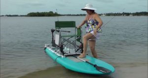 Melodie-Tries-the-SUPTrax-Paddle-Board-Fishing-Platform