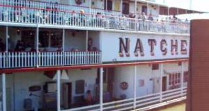 Natchez-Steamboat-Paddle-Wheel-Engine-Room-Steam-Whistle-and-Docking