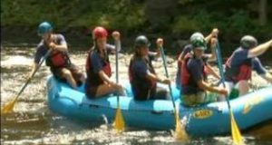 Paddle-Techniques-for-White-Water-Rafting-Pry-Rudder-Paddle-Stroke-Tips-for-Whitewater-Rafting