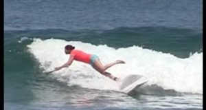 SUP-Tips-for-Beginners-Falling-in-flipping-board-over-getting-back-on