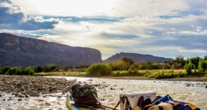 Stand-on-the-Rio-Grande-a-SUP-Expedition