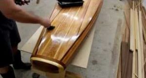 Varnishing-the-Paddleboard